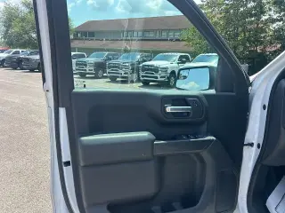 Chevrolet Silverado 1500 2019 4x4 Custom Trail Boss Cabina doble de 4 puertas 5.8 pies caja corta