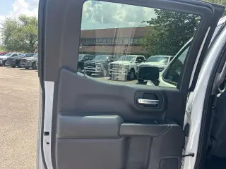 Chevrolet Silverado 1500 2019 4x4 Custom Trail Boss Cabina doble de 4 puertas 5.8 pies caja corta
