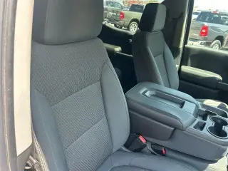 Chevrolet Silverado 1500 2019 4x4 Custom Trail Boss Cabina doble de 4 puertas 5.8 pies caja corta
