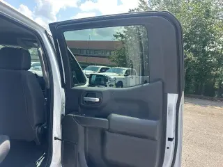 Chevrolet Silverado 1500 2019 4x4 Custom Trail Boss Cabina doble de 4 puertas 5.8 pies caja corta