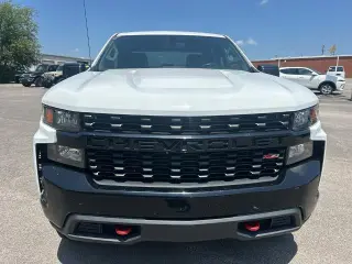 Chevrolet Silverado 1500 2019 4x4 Custom Trail Boss Cabina doble de 4 puertas 5.8 pies caja corta