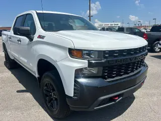Chevrolet Silverado 1500 2019 4x4 Custom Trail Boss Cabina doble de 4 puertas 5.8 pies caja corta