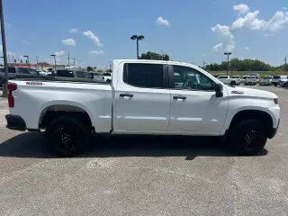Chevrolet Silverado 1500 2019 4x4 Custom Trail Boss Cabina doble de 4 puertas 5.8 pies caja corta