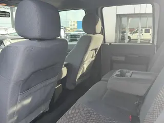 Ford F-350 Super Duty 2016 4x4 Lariat Cabina Tripulante de 4 puertas, distancia entre ejes de 176 pulg. Chasis DRW