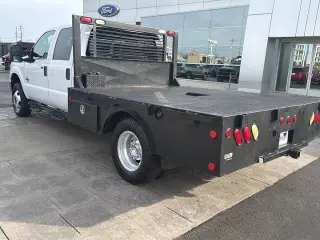 Ford F-350 Super Duty 2016 4x4 Lariat Cabina Tripulante de 4 puertas, distancia entre ejes de 176 pulg. Chasis DRW