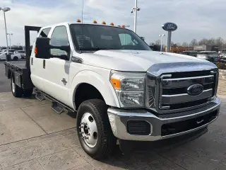 Ford F-350 Super Duty 2016 4x4 Lariat Cabina Tripulante de 4 puertas, distancia entre ejes de 176 pulg. Chasis DRW