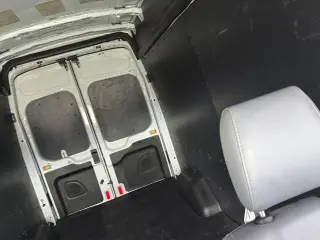 Ford Transit 2018 250 3 puertas LWB techo alto furgón de carga con puerta corrediza lateral para pasajeros