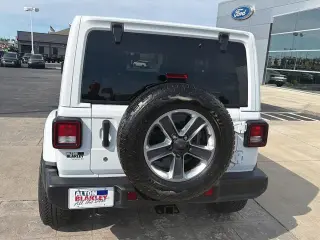 Jeep Wrangler Unlimited 2019 4x4 Sahara SUV 4 puertas