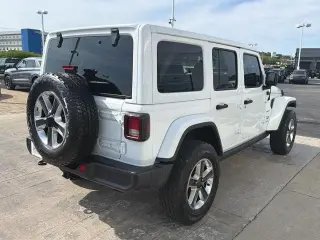 Jeep Wrangler Unlimited 2019 4x4 Sahara SUV 4 puertas