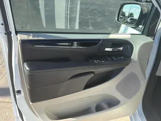 Dodge Grand Caravan 2020 SXT 4p Minivan