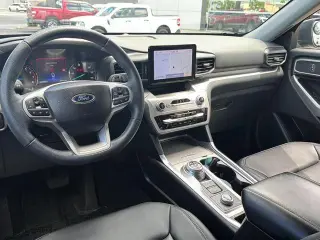 Ford Explorer 2023 AWD XLT SUV de 4 puertas