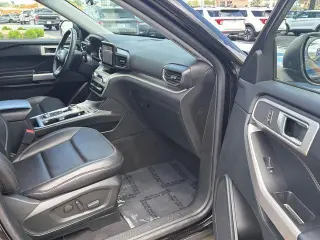 Ford Explorer 2023 AWD XLT SUV de 4 puertas