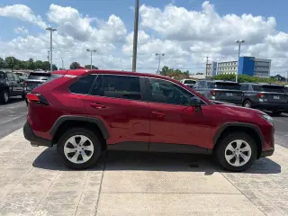 Toyota RAV4 2023 AWD LE SUV de 4 puertas