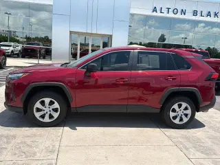 Toyota RAV4 2023 AWD LE SUV de 4 puertas