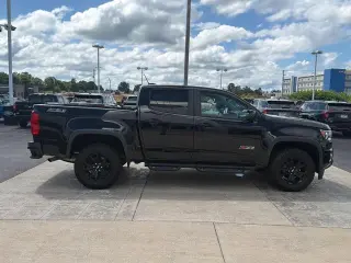 Chevrolet Colorado 2020 4x4 Z71 4 puertas cabina doble 5 pies de caja corta