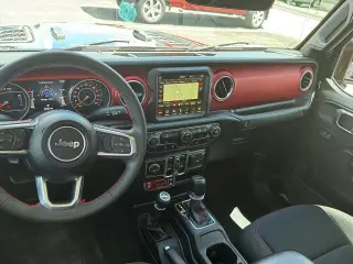 Jeep Gladiator 2023 4x4 Rubicon Cabina Doble 4 puertas 5.0 pies BA