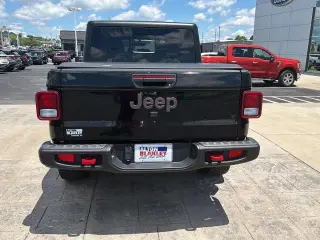 Jeep Gladiator 2023 4x4 Rubicon Cabina Doble 4 puertas 5.0 pies BA