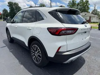 Ford Escape Plug-In Hybrid 2023 Base 4p SUV