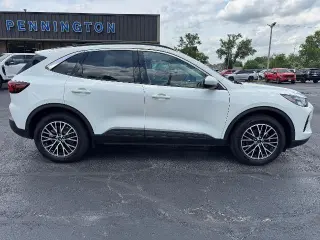 Ford Escape Plug-In Hybrid 2023 Base 4p SUV