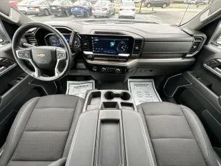 Chevrolet Silverado 1500 2023 4x4 LT 4dr Crew Cab 5.8 ft. SB w/2FL