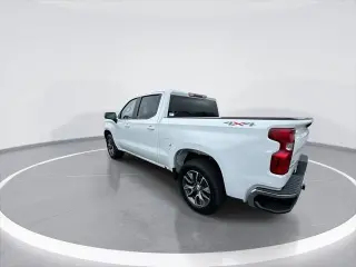Chevrolet Silverado 1500 2023 4x4 LT 4dr Crew Cab 5.8 ft. SB w/2FL