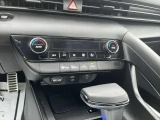 Hyundai ELANTRA 2025 SEL Sport 4p Sedan