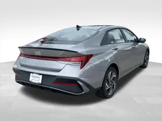 Hyundai ELANTRA 2025 SEL Sport 4p Sedan