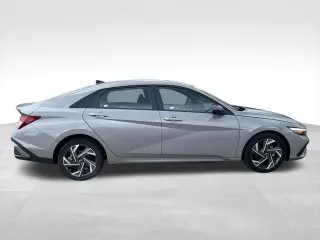 Hyundai ELANTRA 2025 SEL Sport 4p Sedan