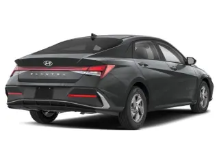 Hyundai ELANTRA 2024 SE sedán de 4 puertas