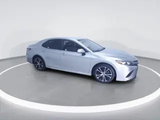Toyota Camry 2018 SE 4 puertas Sedán