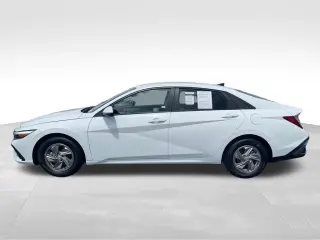 Hyundai ELANTRA 2025 SE 4p Sedan