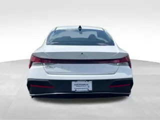 Hyundai ELANTRA 2025 SE 4p Sedan