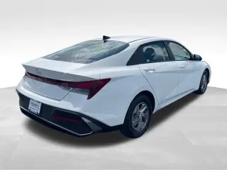 Hyundai ELANTRA 2025 SE 4p Sedan