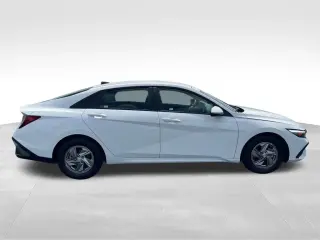 Hyundai ELANTRA 2025 SE 4p Sedan