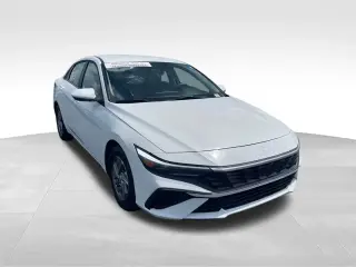 Hyundai ELANTRA 2025 SE 4p Sedan