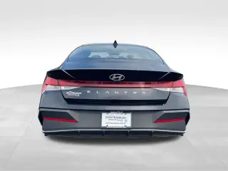 Hyundai ELANTRA 2025 SE 4p Sedan