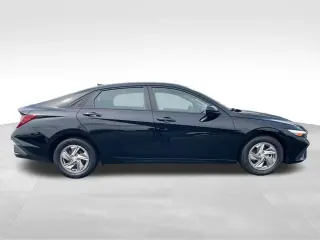 Hyundai ELANTRA 2025 SE 4p Sedan
