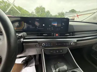 Kia Carnival 2025 LXS 4p Minivan