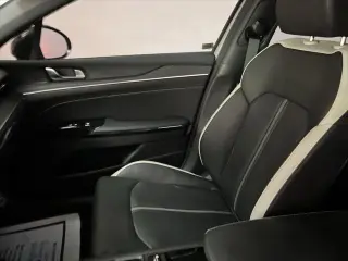 Kia K5 2025 GT-Line 4p Sedan