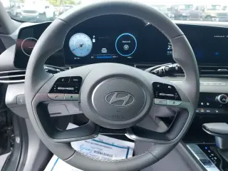 Hyundai ELANTRA 2024 SEL 4p Sedan