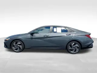 Hyundai ELANTRA 2024 SEL 4p Sedan