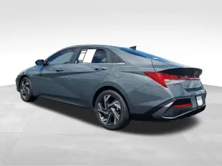 Hyundai ELANTRA 2024 SEL 4p Sedan