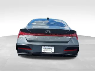 Hyundai ELANTRA 2024 SEL 4p Sedan