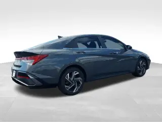 Hyundai ELANTRA 2024 SEL 4p Sedan