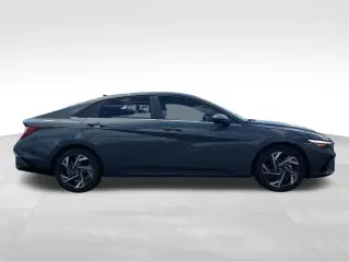 Hyundai ELANTRA 2024 SEL 4p Sedan