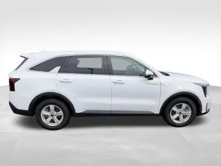 Kia Sorento 2024 LX 4p SUV
