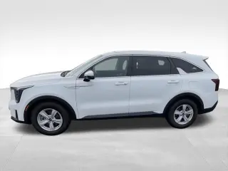 Kia Sorento 2024 LX 4p SUV