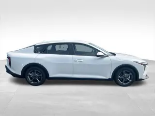 Kia K4 2026 LXS 4p Sedan