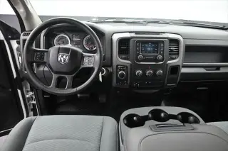 Ram 1500 Classic 2019 4x4 Tradesman 4p Camión Cabina Completa 5.5 pies ST Pickup
