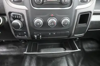 Ram 1500 Classic 2019 4x4 Tradesman 4p Camión Cabina Completa 5.5 pies ST Pickup